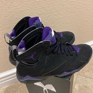 Nike.    Retro. 11.5.   Used.  Not.  Thrashed….,only.  Best.  Offers.